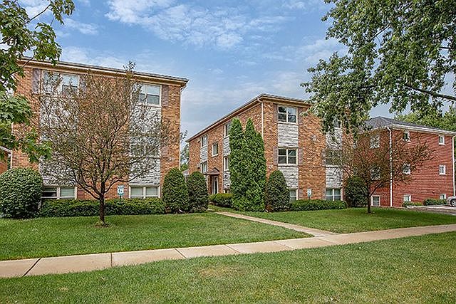 1st image of 117 E Grove St APT 1