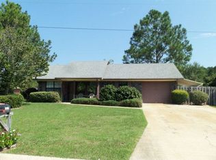 1201 Knotts Dr, Hinesville, GA 31313
