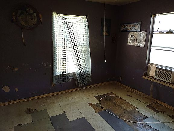 5th image of 262 McNarney St