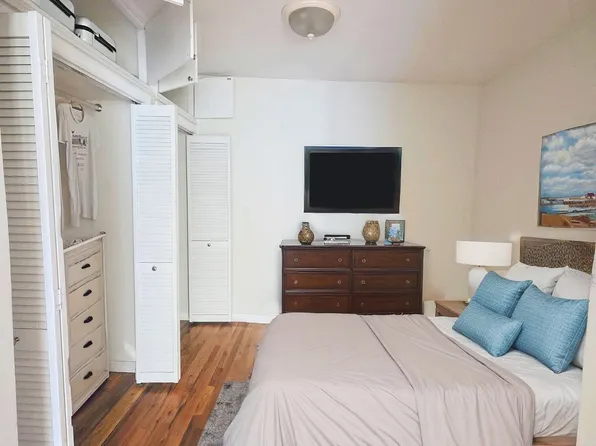 1126 Third Avenue 3A image 2 of 7