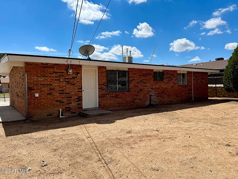 4917 Royal Dr — Photo 15