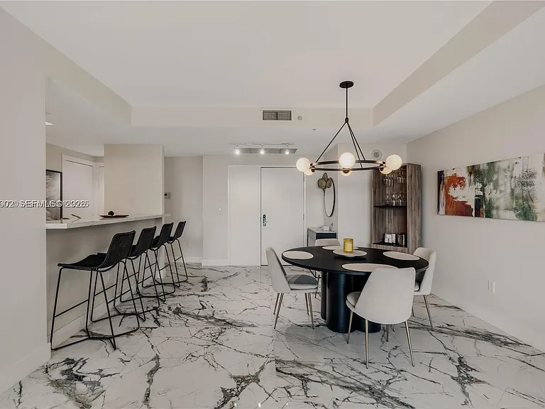 3400 SW 27th Ave #605 — Photo 6