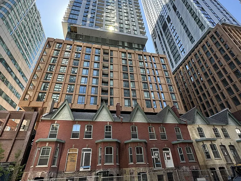8 Widmer St #1805 — Photo 1