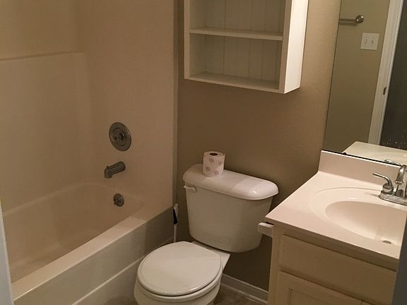 3rd image of 107 Clydesdale Ln