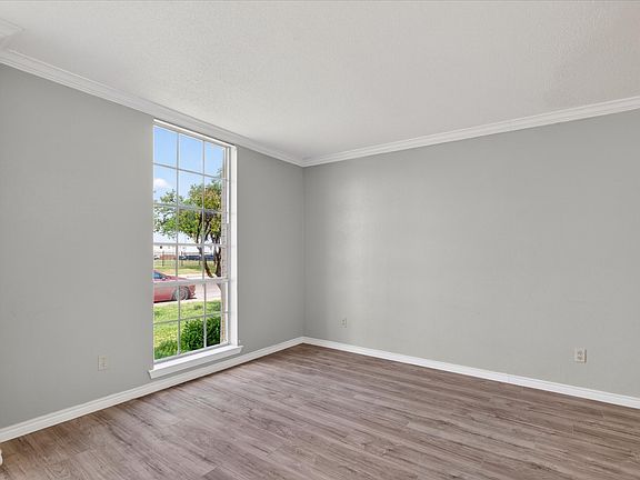 4th image of 9852 Brockbank Dr