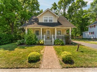 138 E Square Lake Rd, Troy, MI 48085