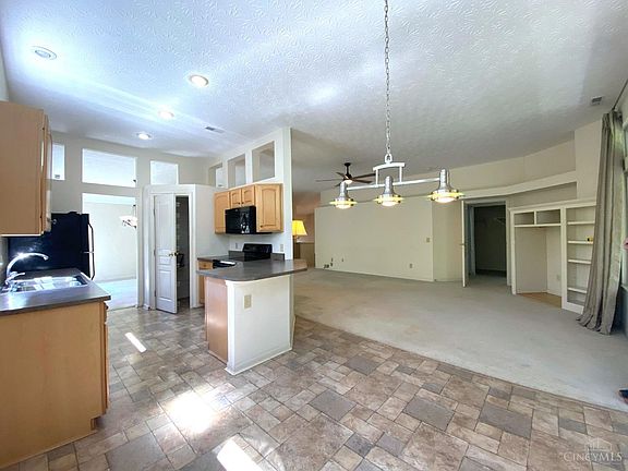 2nd image of 782 Southmeadow Cir