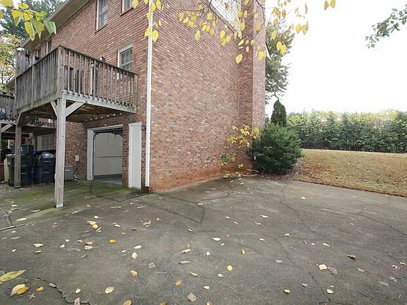 3rd image of 2282 Wexford Dr