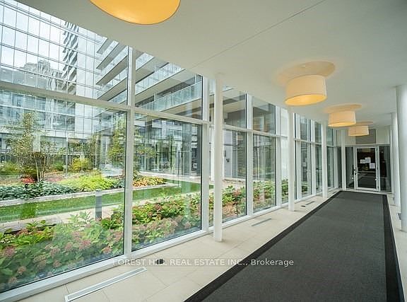 3rd image of 90 Stadium Rd #Penthouse 05