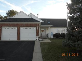 4 Corfu Ct, Toms River, NJ 08757