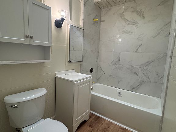 5th image of 214 Alvarado St