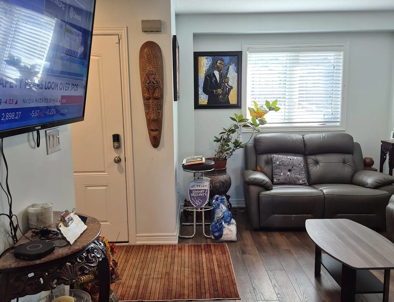 3 bed, $2,300 — Photo 4