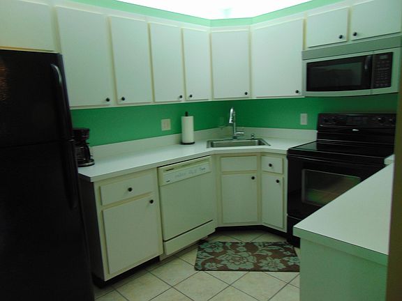 3rd image of 433 Pine Glen Ln APT C-1