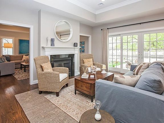 5th image of 90 Chittenden Ln