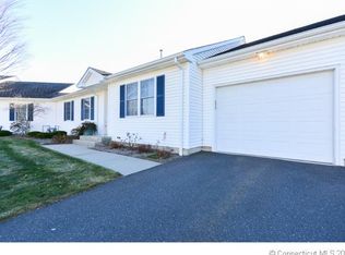7 Quail Hollow Close, Vernon, CT 06066