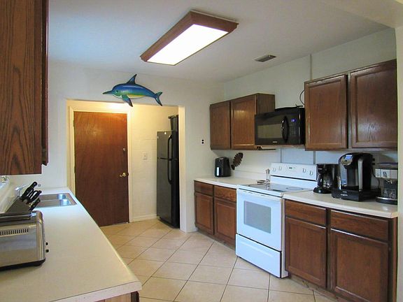 5th image of 3931 Oriole Ave