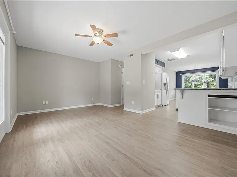 3261 White Oak Ct #J-3 — Photo 6