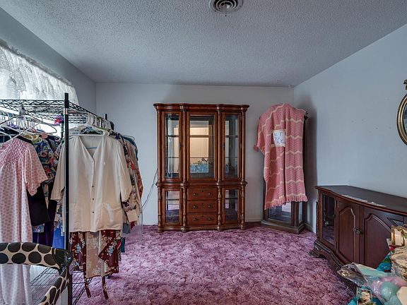 5th image of 4210 Prince Edward Dr