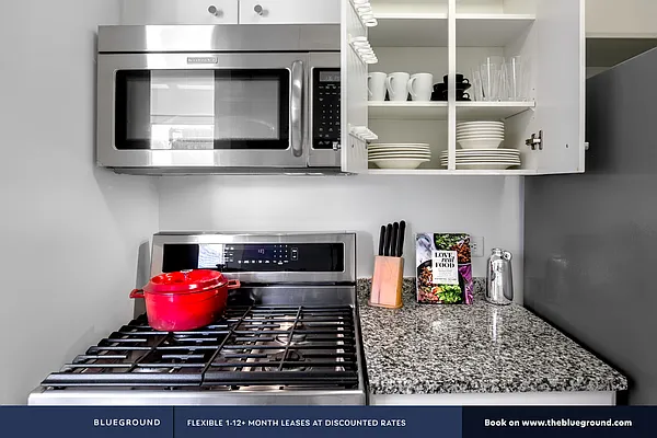 Rented by The Blueground | media 155