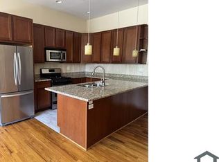 1008 W Belmont Ave APT 5, Chicago, IL 60657