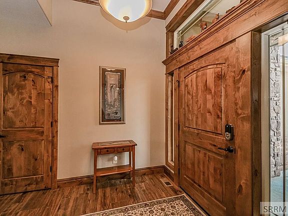 3rd image of 3399 E Greenwillow Ln