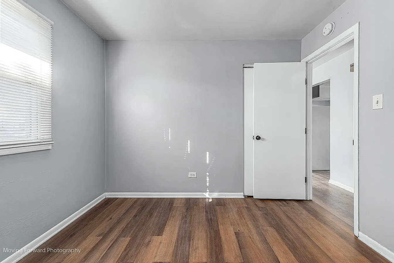 3 bed, 1084 sqft, $2,400 — Photo 2