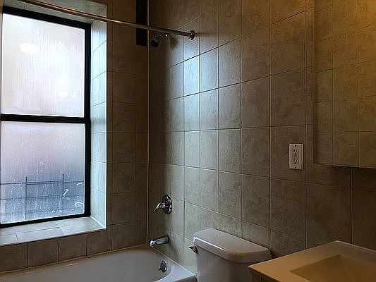 5th image of 473 W 165th St #1