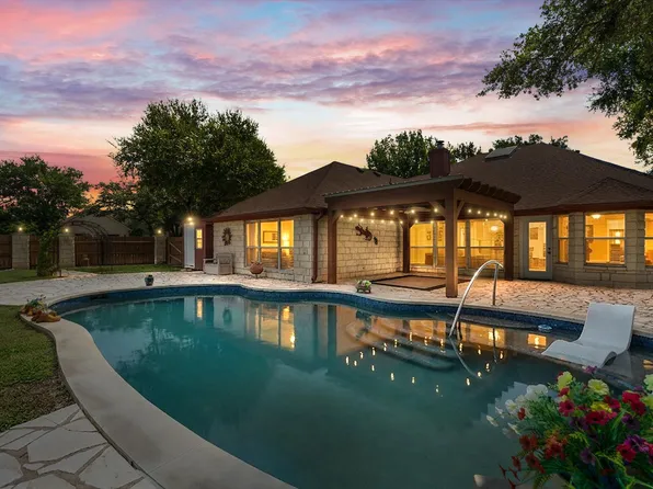 121 N Winecup Trl, Cedar Park, TX 78613