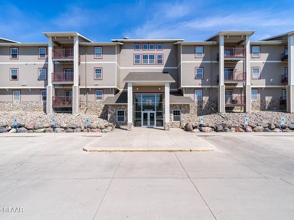 4600 S Washington St APT 120, Grand Forks, ND 58201