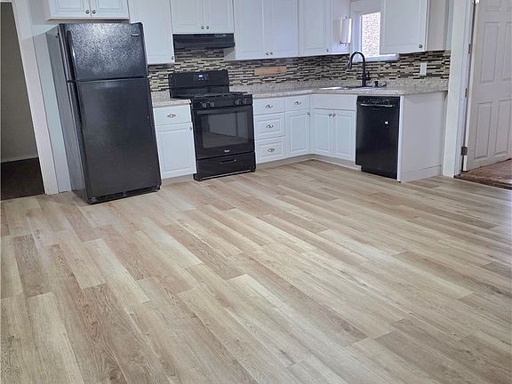 3rd image of 1123 Caton Rd