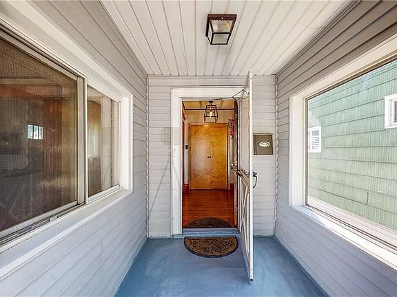 2nd image of 415 Willett St