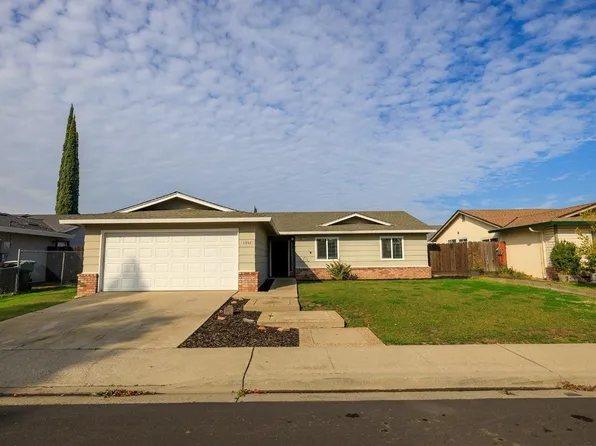1352 Speer St, Oakdale, CA 95361