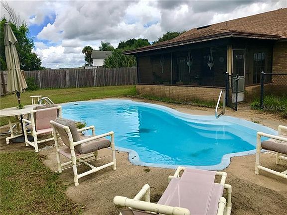 5th image of 709 Cedar Knoll Dr S
