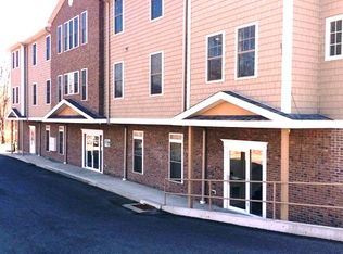 90 S Turnpike Rd APT 6, Wallingford, CT 06492