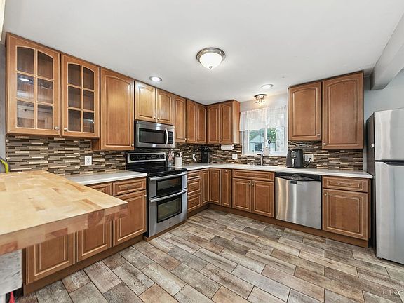 5th image of 481 Big Moe Dr