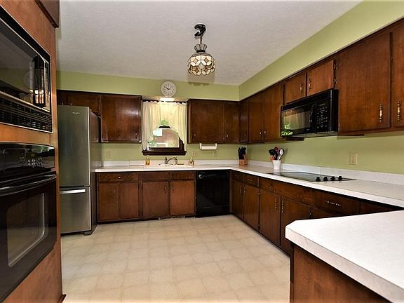 3rd image of 11434 Bell St