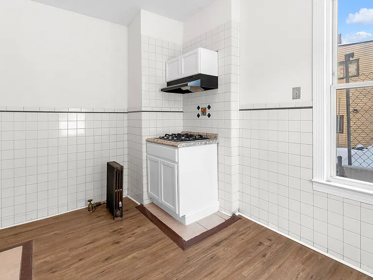 15 Highland Ave #1 — Photo 4