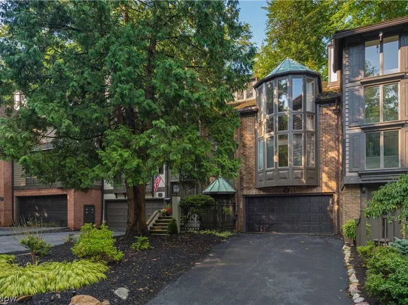 18 Hidden Valley, Rocky River, OH 44116