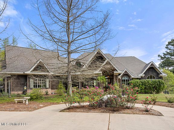2nd image of 626 Cedar Hill Rd