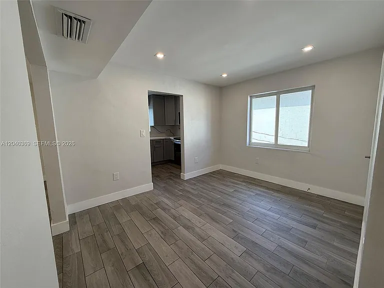 835 SE 12th St #837 — Photo 8