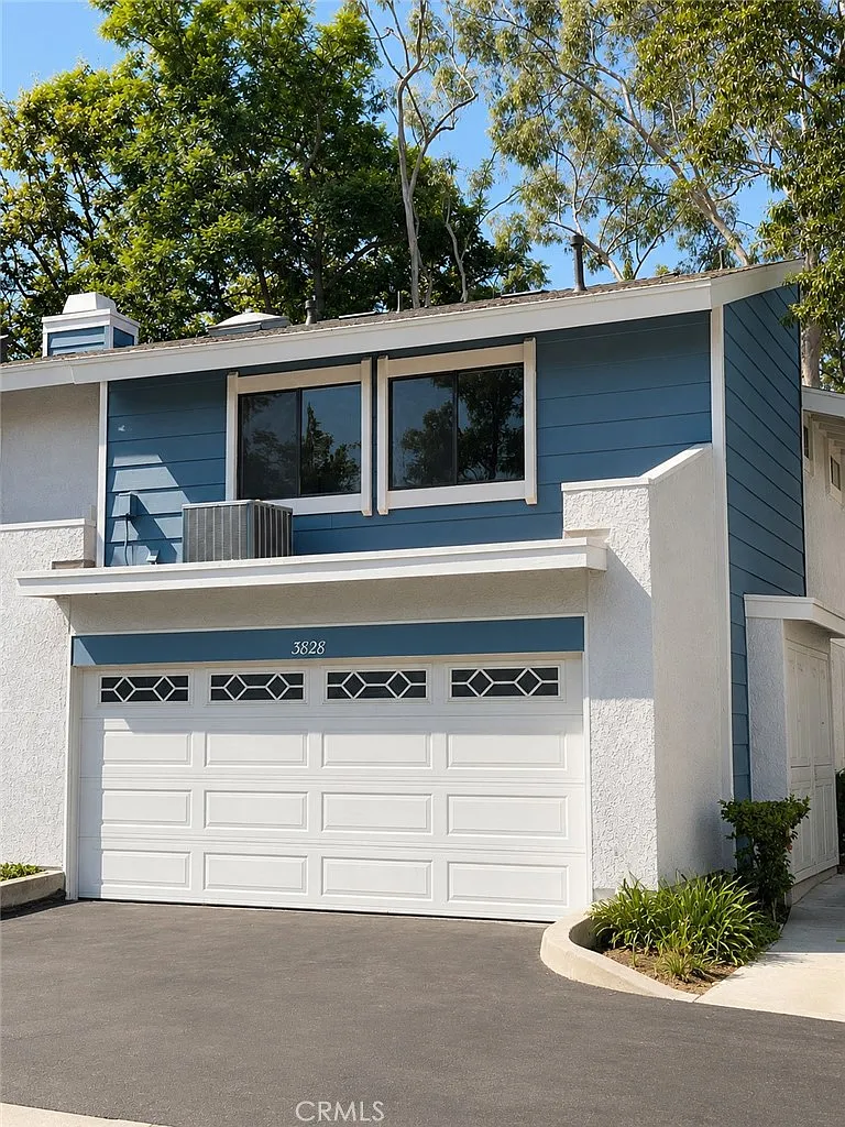 3 bed, 2.5 bath, 1269 sqft, $3,350 — Photo 2