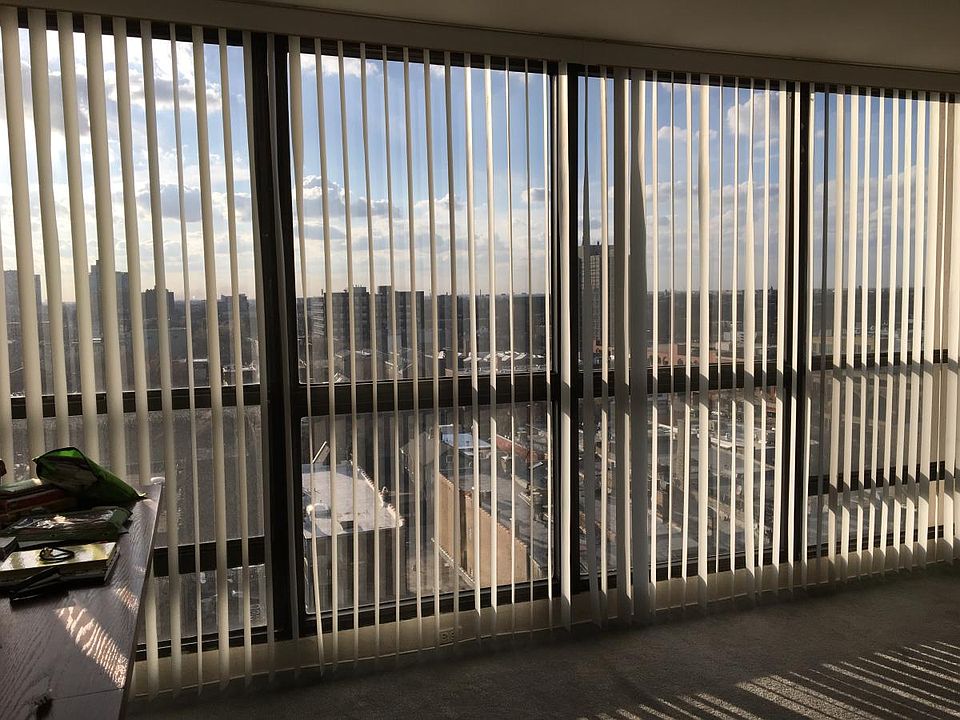 2nd image of 1540 N La Salle Dr APT 604