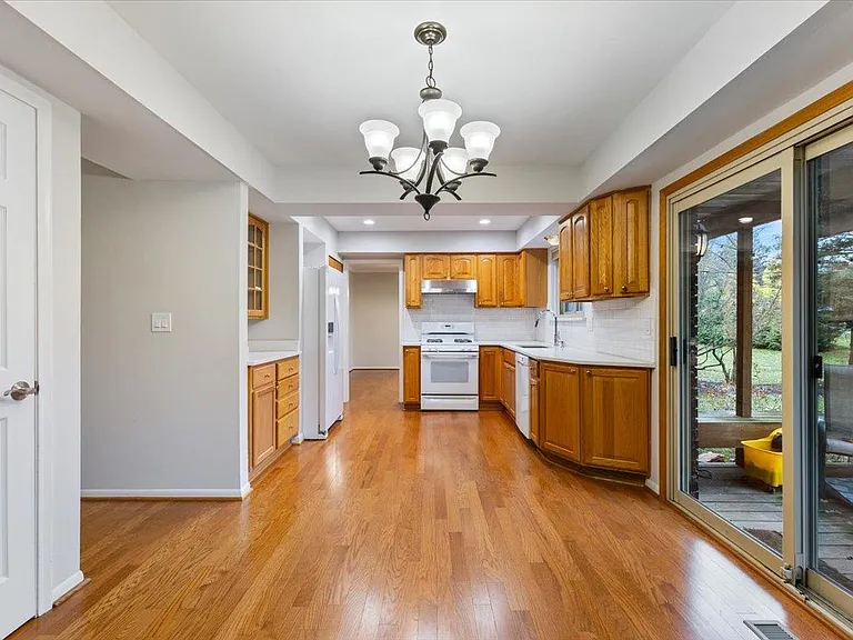 1291 Gettysburg Ct — Photo 32