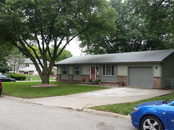 2nd image of 301 Laurie Cir