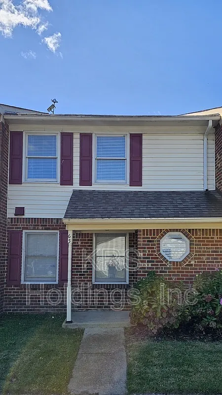 2 bed, 2.5 bath, 1396 sqft, $1,895 — Photo 2