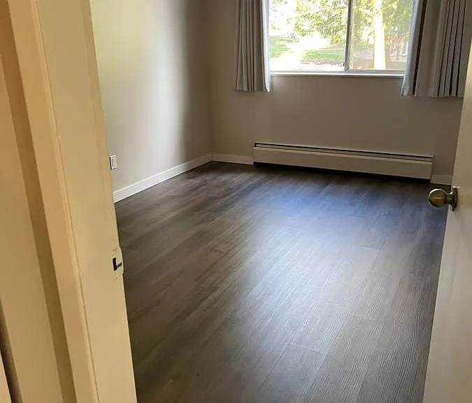 331 Hospital St — Photo 11