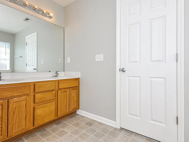 804 Red Oak Tree Dr — Photo 16