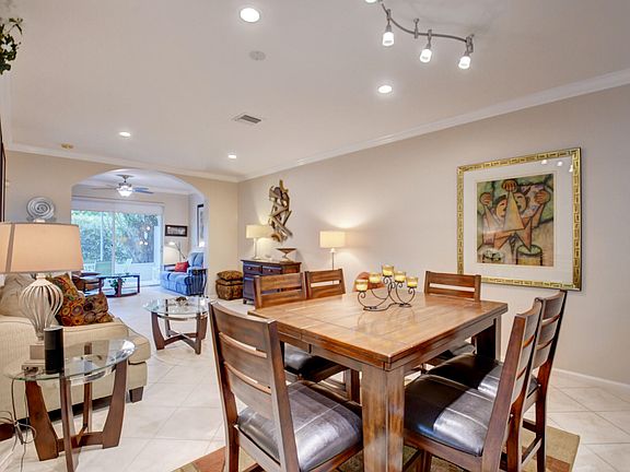 3rd image of 9571 Crescent View Drive N