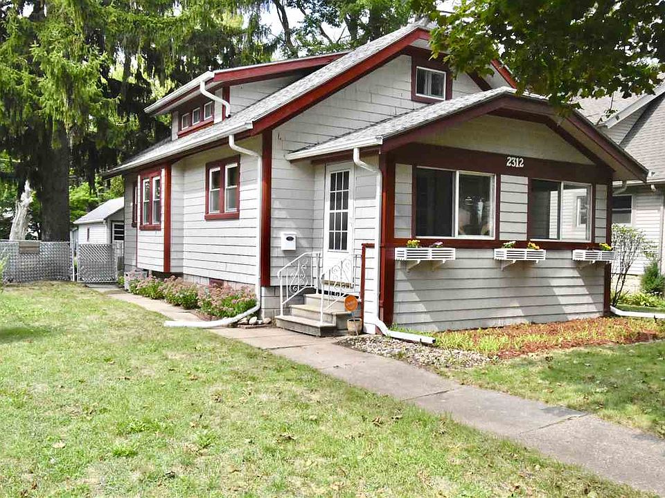 1st image of 2312 Douglas St
