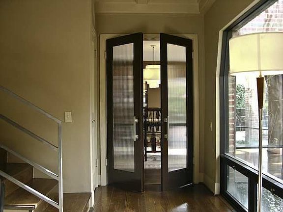 4th image of 130 Summerwood St